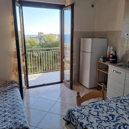 Via Pasquale Testa Formia Extérieur photo