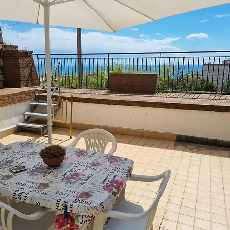 Via Pasquale Testa Formia Extérieur photo