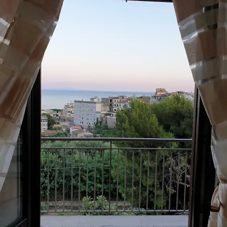 Via Pasquale Testa Formia Extérieur photo